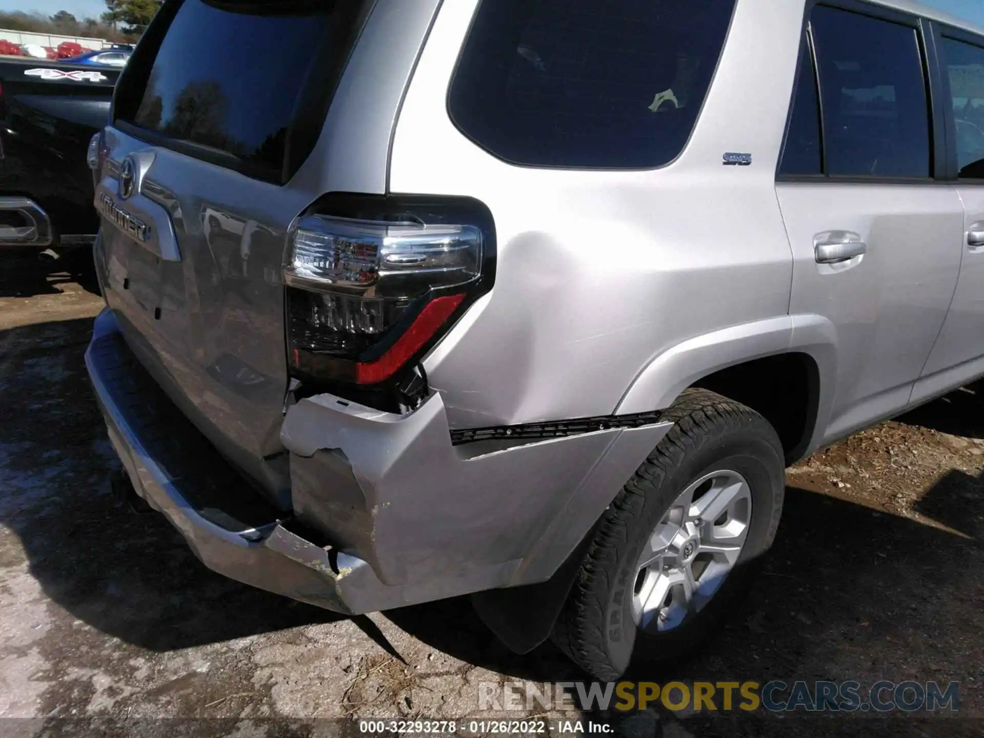 6 Photograph of a damaged car JTEMU5JRXM5892777 TOYOTA 4RUNNER 2021