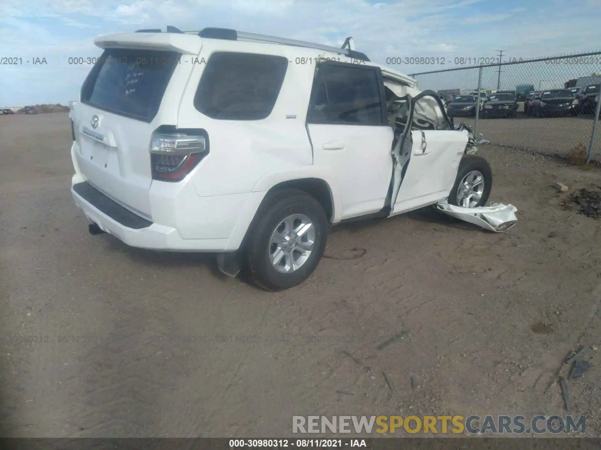 4 Photograph of a damaged car JTEMU5JRXM5896196 TOYOTA 4RUNNER 2021