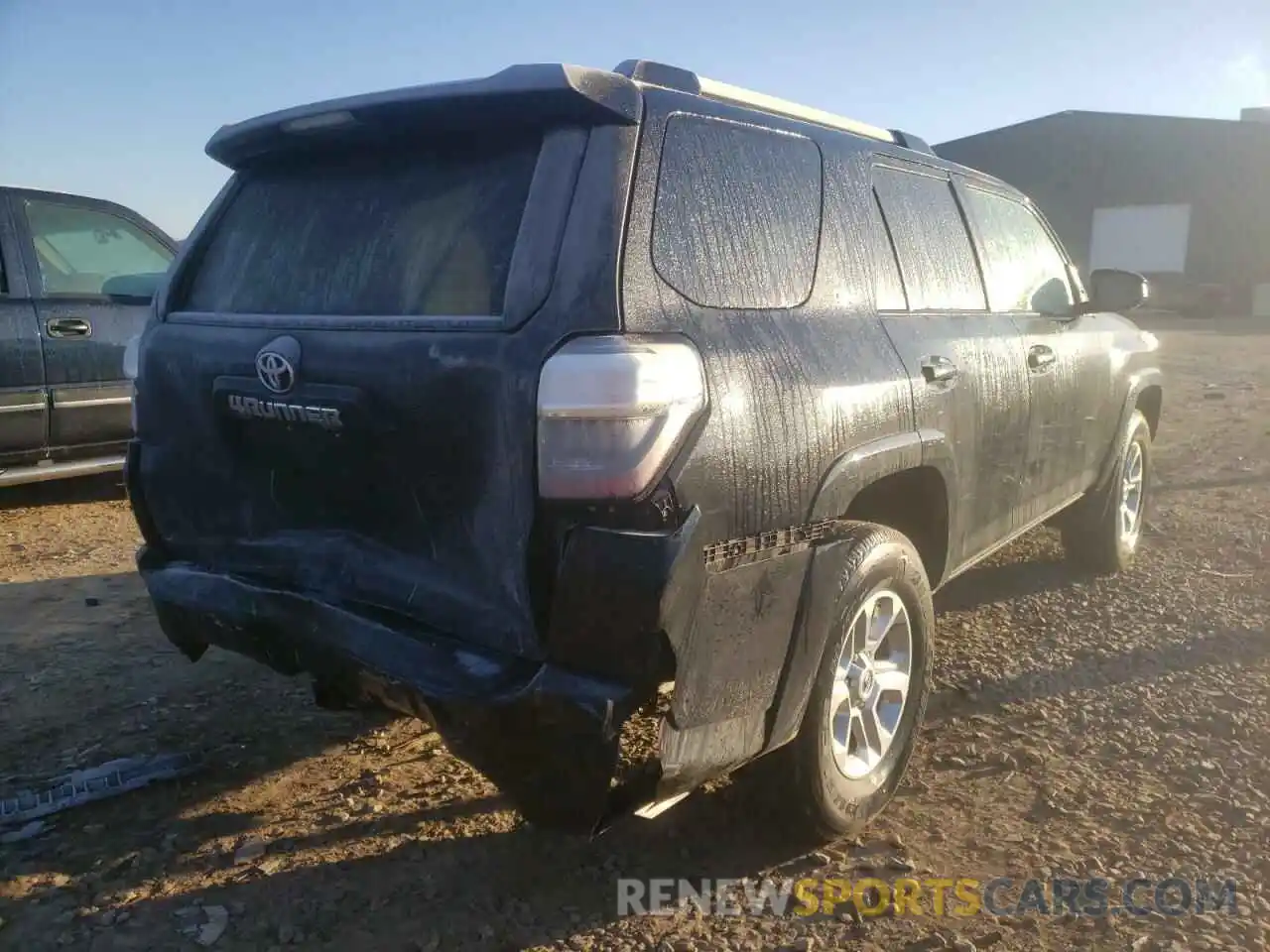 4 Photograph of a damaged car JTEMU5JRXM5926183 TOYOTA 4RUNNER 2021