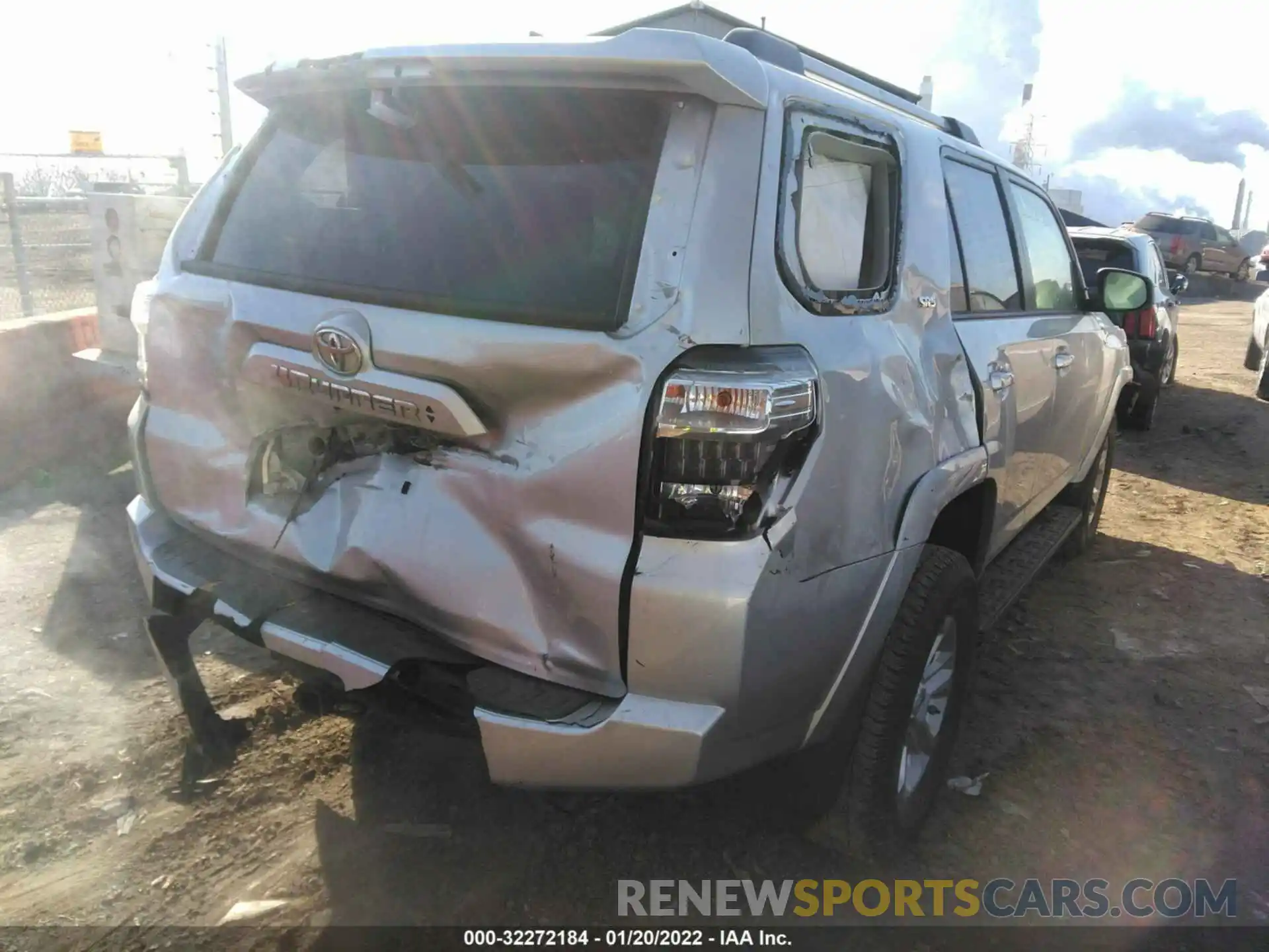 4 Photograph of a damaged car JTEMU5JRXM5941234 TOYOTA 4RUNNER 2021