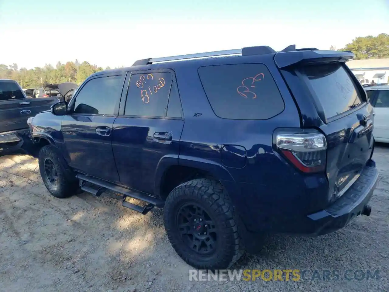 2 Photograph of a damaged car JTENU5JR0M5899158 TOYOTA 4RUNNER 2021