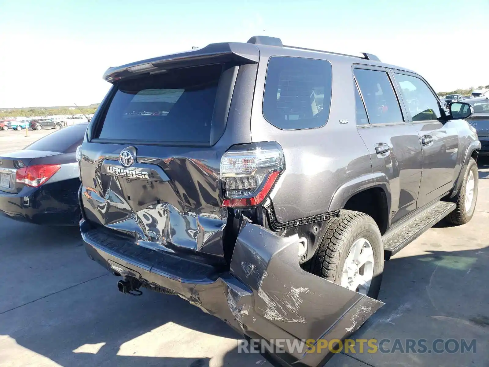 4 Photograph of a damaged car JTENU5JR0M5928884 TOYOTA 4RUNNER 2021