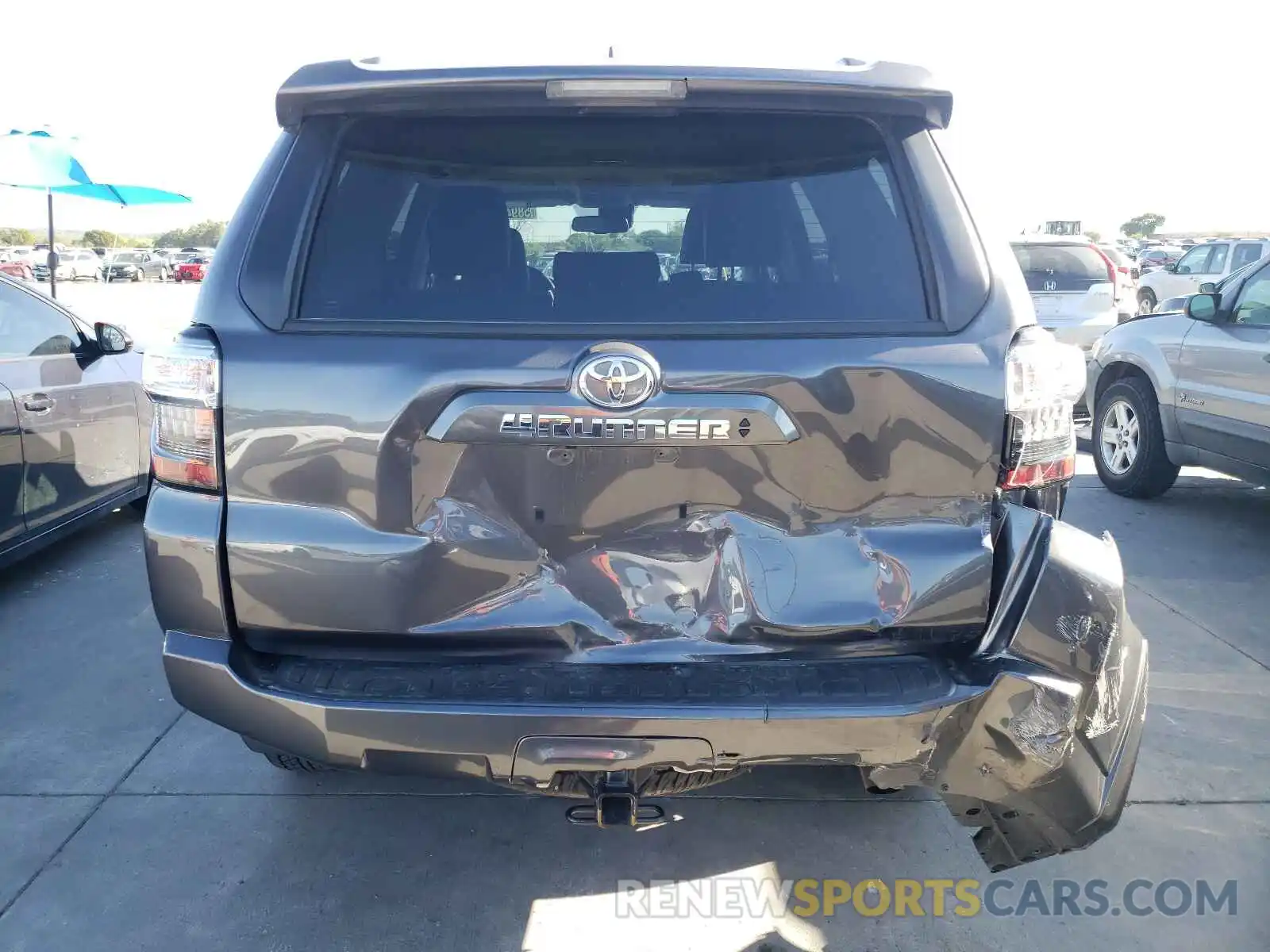 9 Photograph of a damaged car JTENU5JR0M5928884 TOYOTA 4RUNNER 2021