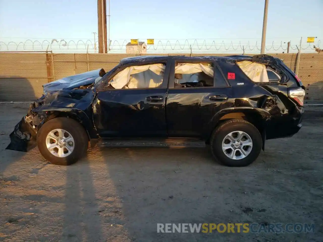 9 Photograph of a damaged car JTENU5JR0M5933227 TOYOTA 4RUNNER 2021