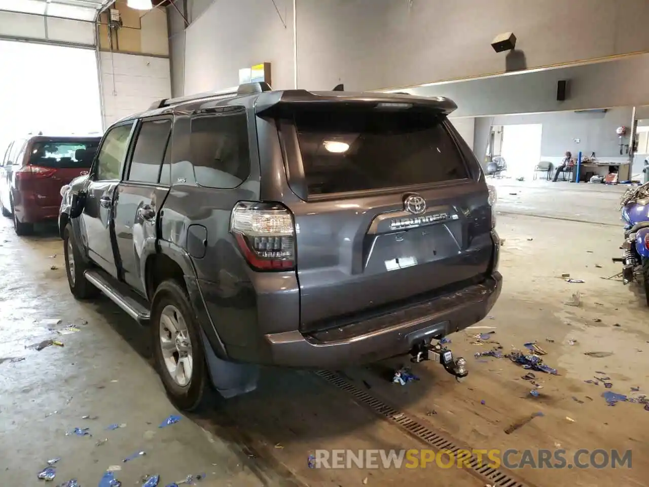 3 Photograph of a damaged car JTENU5JR0M5946561 TOYOTA 4RUNNER 2021