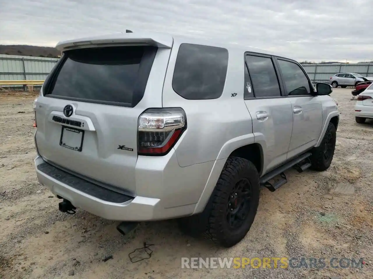 4 Photograph of a damaged car JTENU5JR1M5839289 TOYOTA 4RUNNER 2021