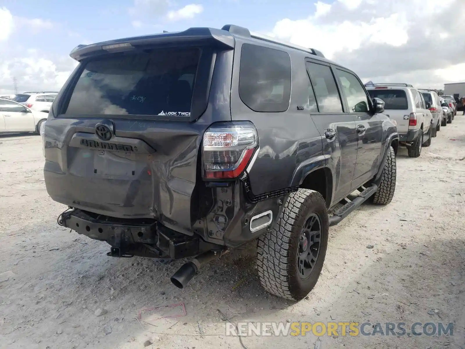 4 Photograph of a damaged car JTENU5JR1M5866427 TOYOTA 4RUNNER 2021