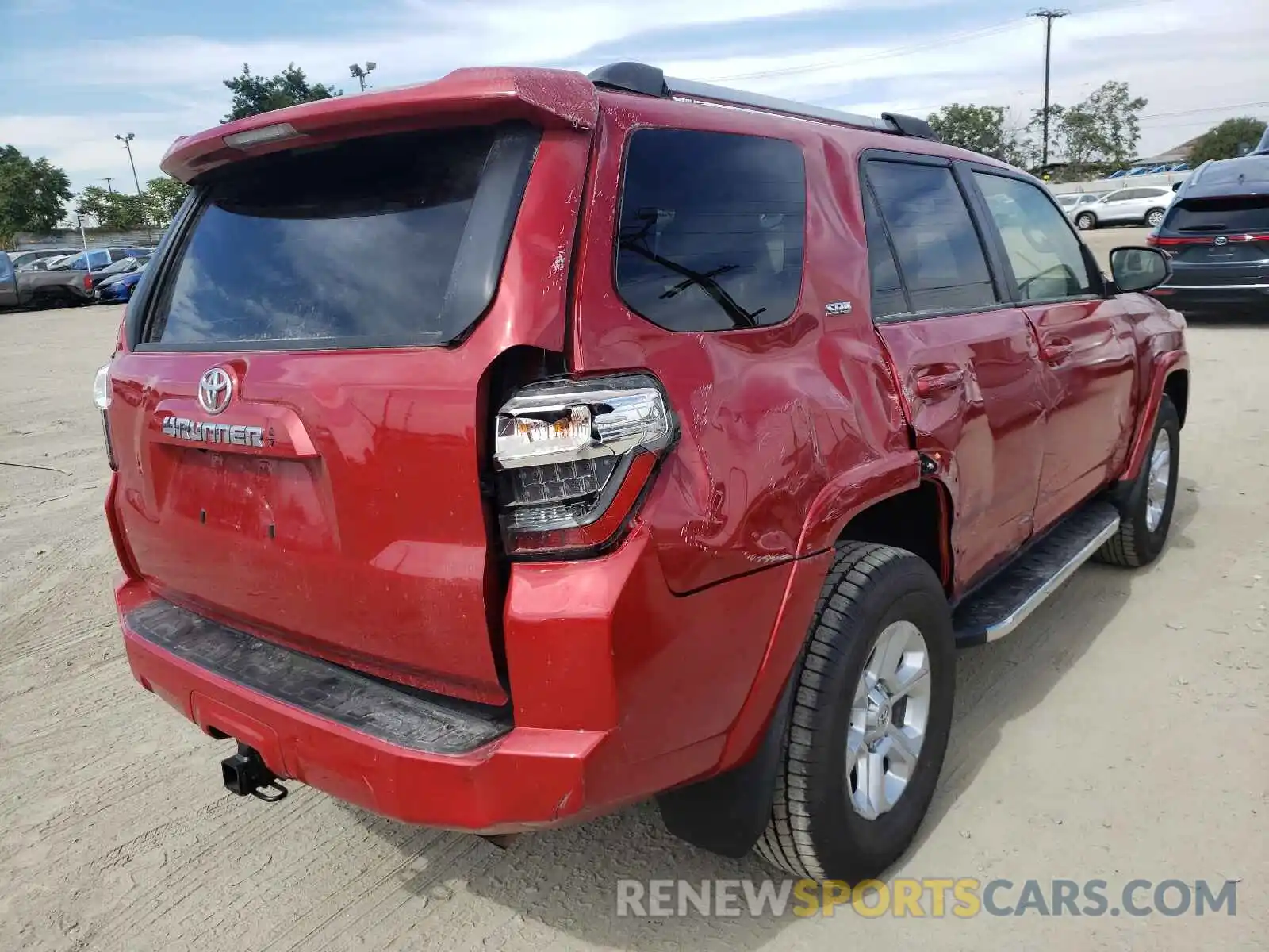 4 Photograph of a damaged car JTENU5JR1M5903931 TOYOTA 4RUNNER 2021