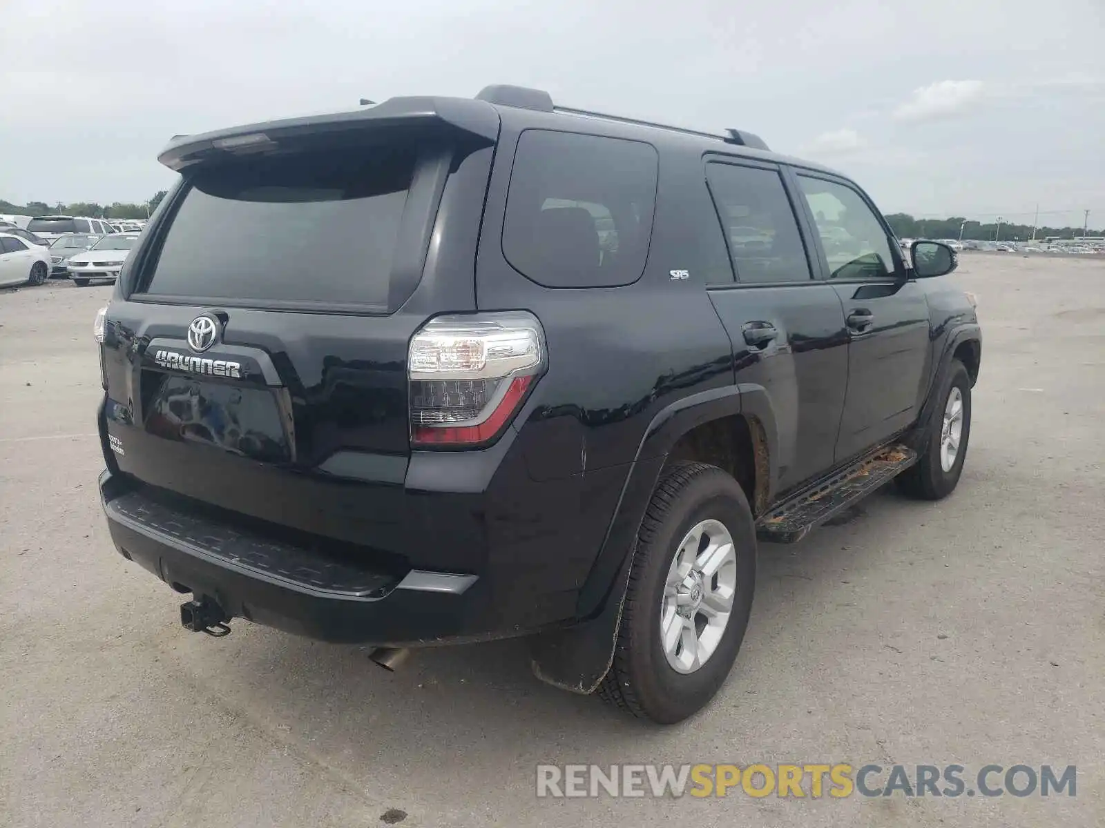 4 Photograph of a damaged car JTENU5JR2M5868378 TOYOTA 4RUNNER 2021