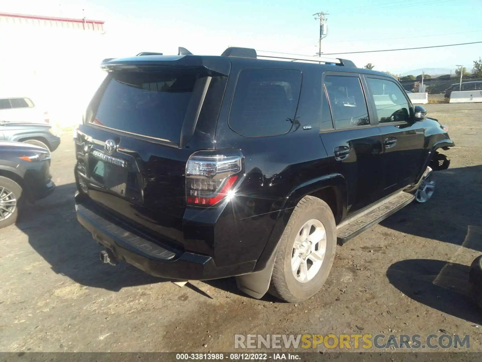 4 Photograph of a damaged car JTENU5JR2M5877274 TOYOTA 4RUNNER 2021