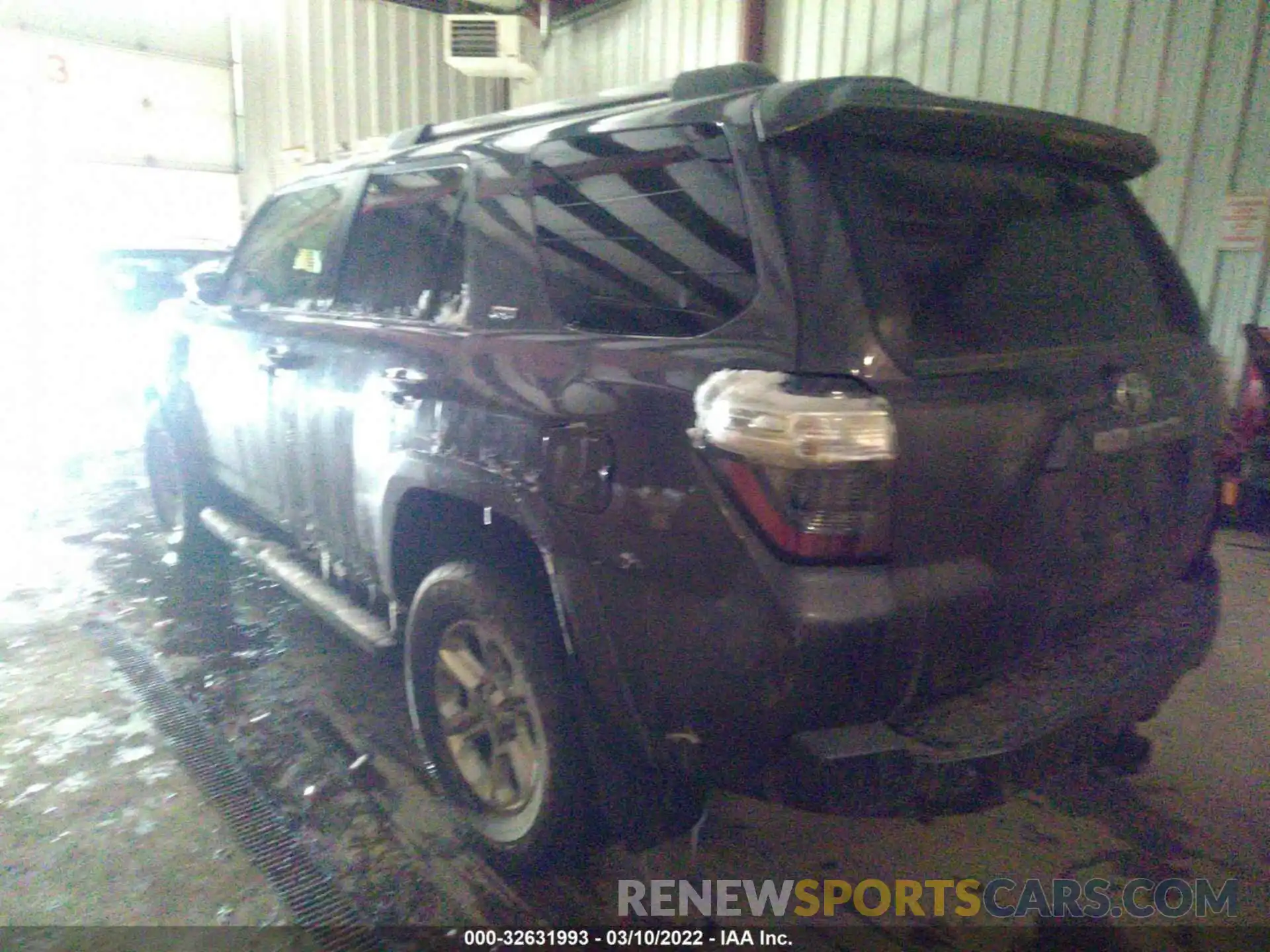 3 Photograph of a damaged car JTENU5JR2M5901315 TOYOTA 4RUNNER 2021