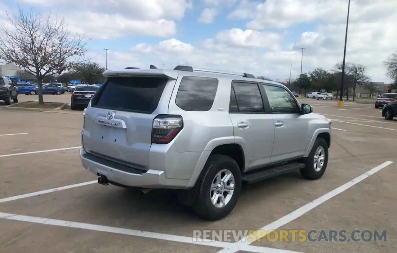 4 Photograph of a damaged car JTENU5JR2M5912606 TOYOTA 4RUNNER 2021