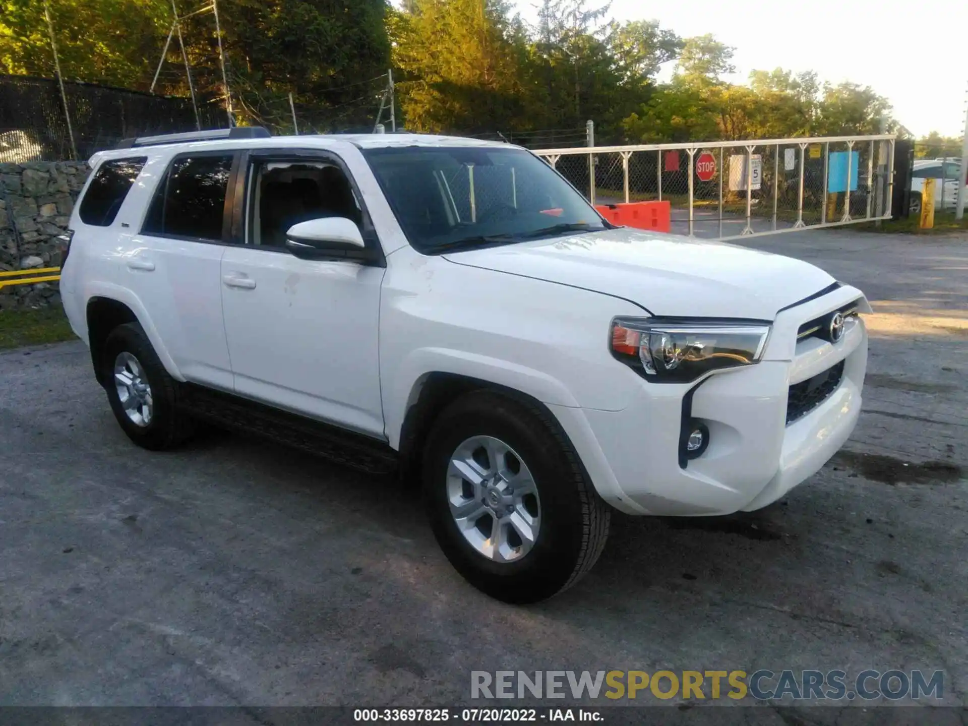 1 Фотография поврежденного автомобиля JTENU5JR2M5929227 TOYOTA 4RUNNER 2021