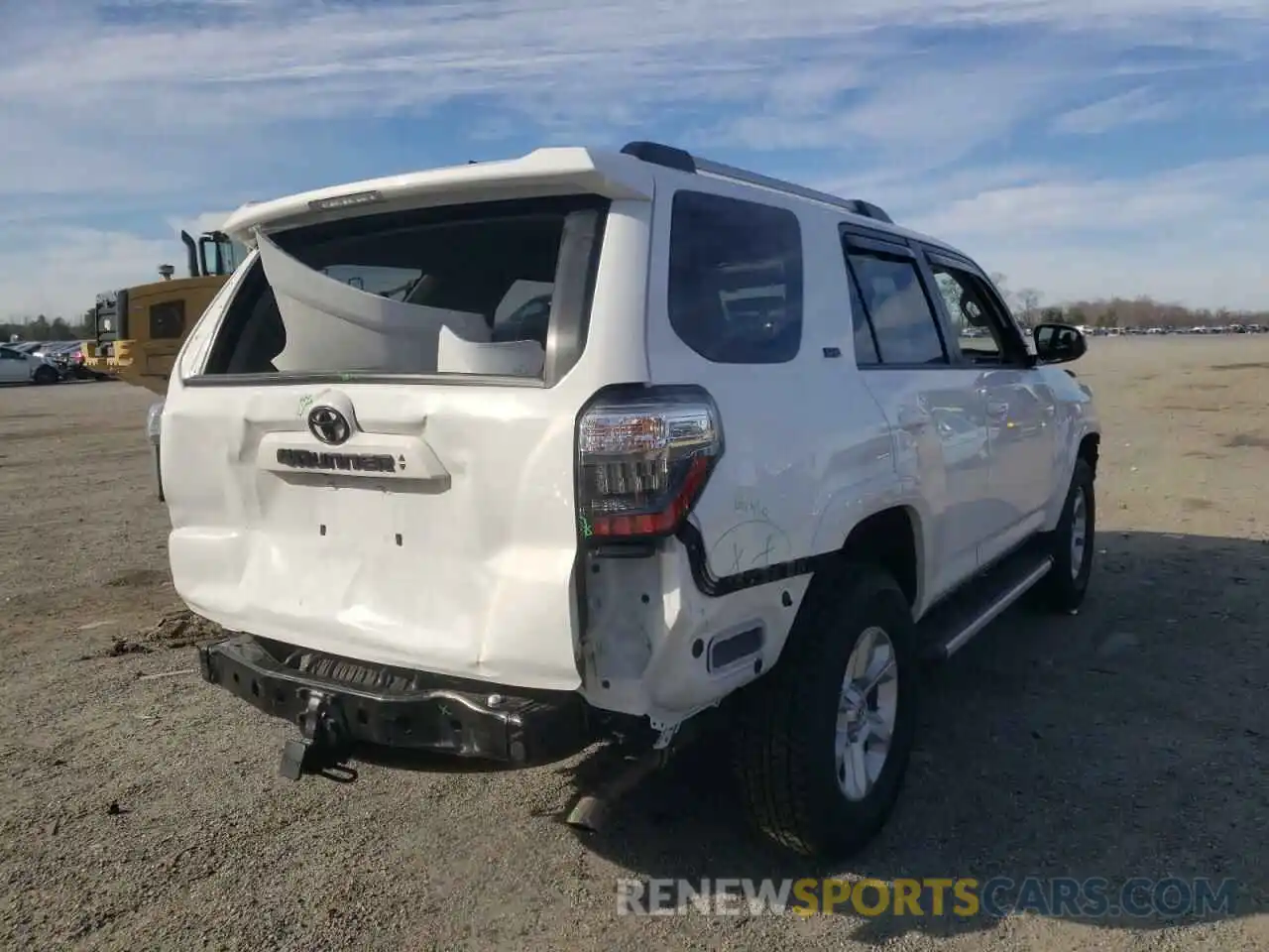 4 Photograph of a damaged car JTENU5JR2M5953477 TOYOTA 4RUNNER 2021