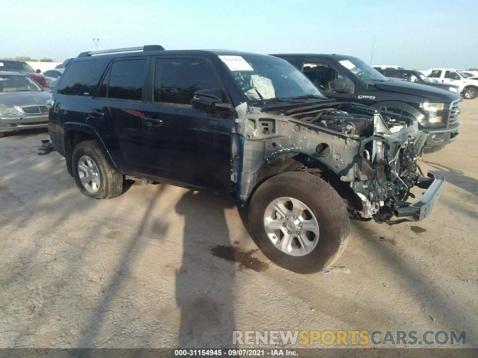 1 Photograph of a damaged car JTENU5JR3M5840668 TOYOTA 4RUNNER 2021