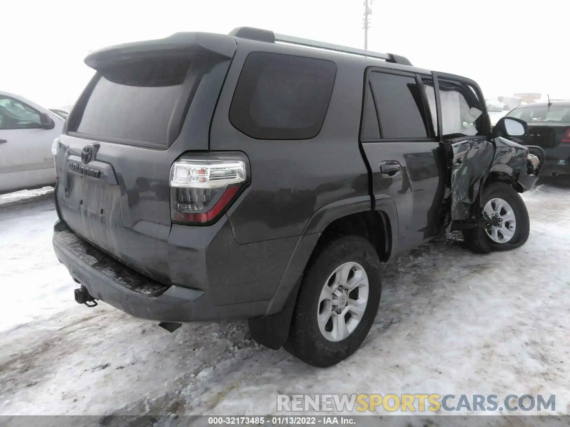 4 Photograph of a damaged car JTENU5JR3M5856434 TOYOTA 4RUNNER 2021