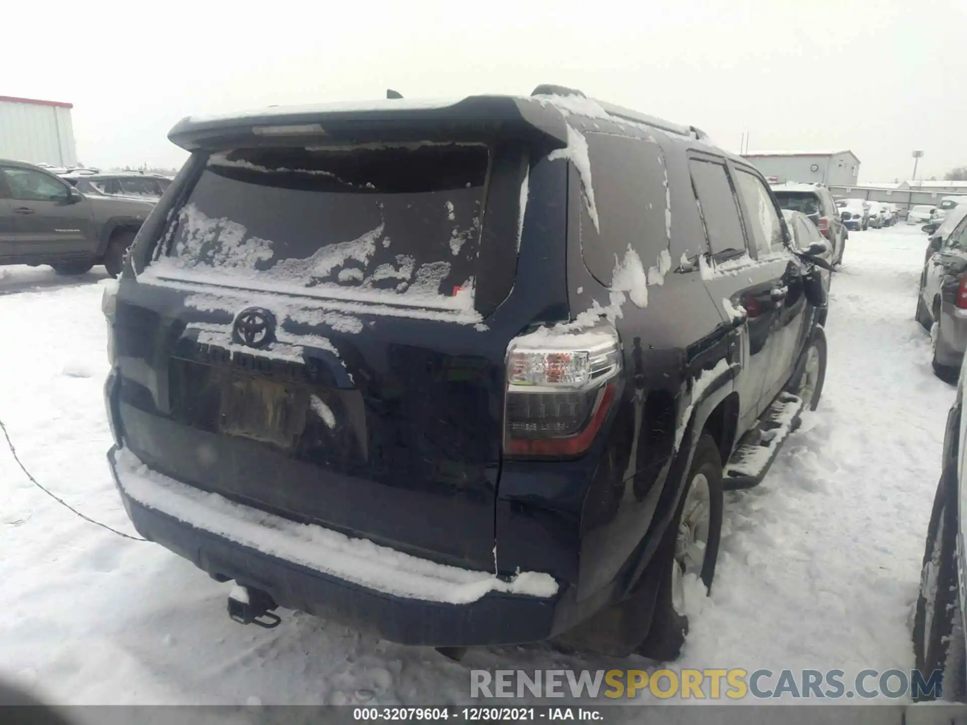 4 Photograph of a damaged car JTENU5JR3M5896643 TOYOTA 4RUNNER 2021