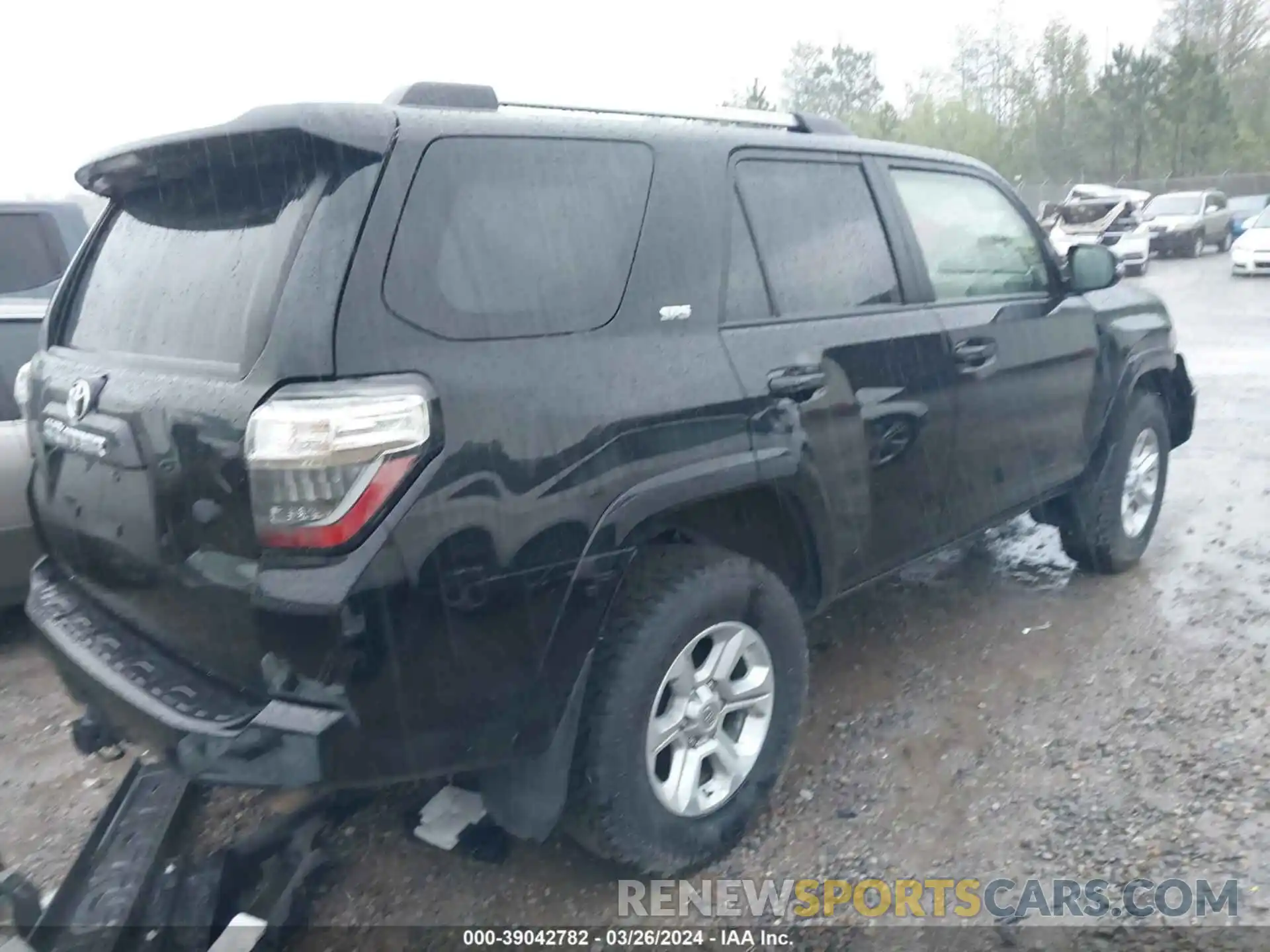 4 Photograph of a damaged car JTENU5JR3M5934226 TOYOTA 4RUNNER 2021