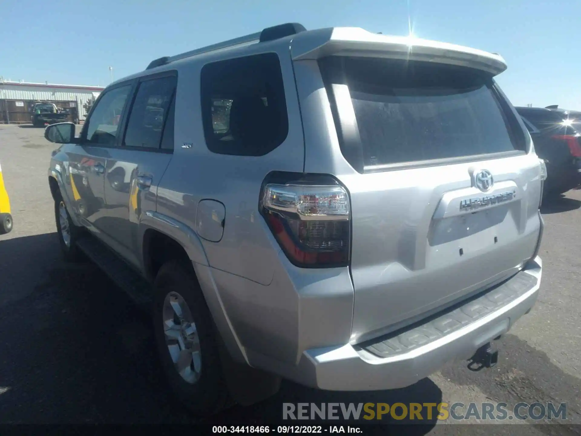 3 Photograph of a damaged car JTENU5JR3M5935540 TOYOTA 4RUNNER 2021