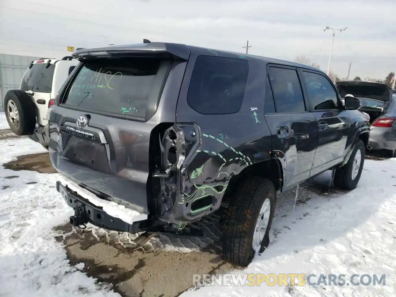 4 Photograph of a damaged car JTENU5JR3M5954959 TOYOTA 4RUNNER 2021