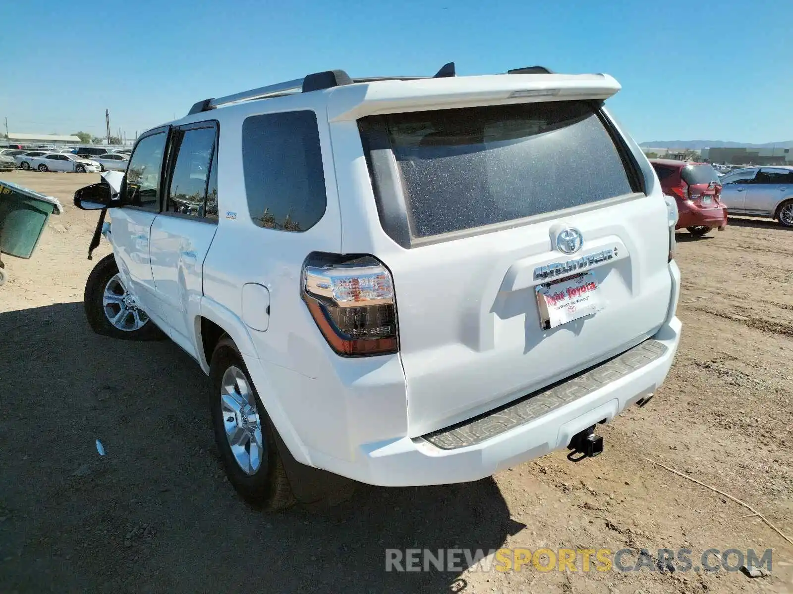 3 Photograph of a damaged car JTENU5JR3M5965220 TOYOTA 4RUNNER 2021