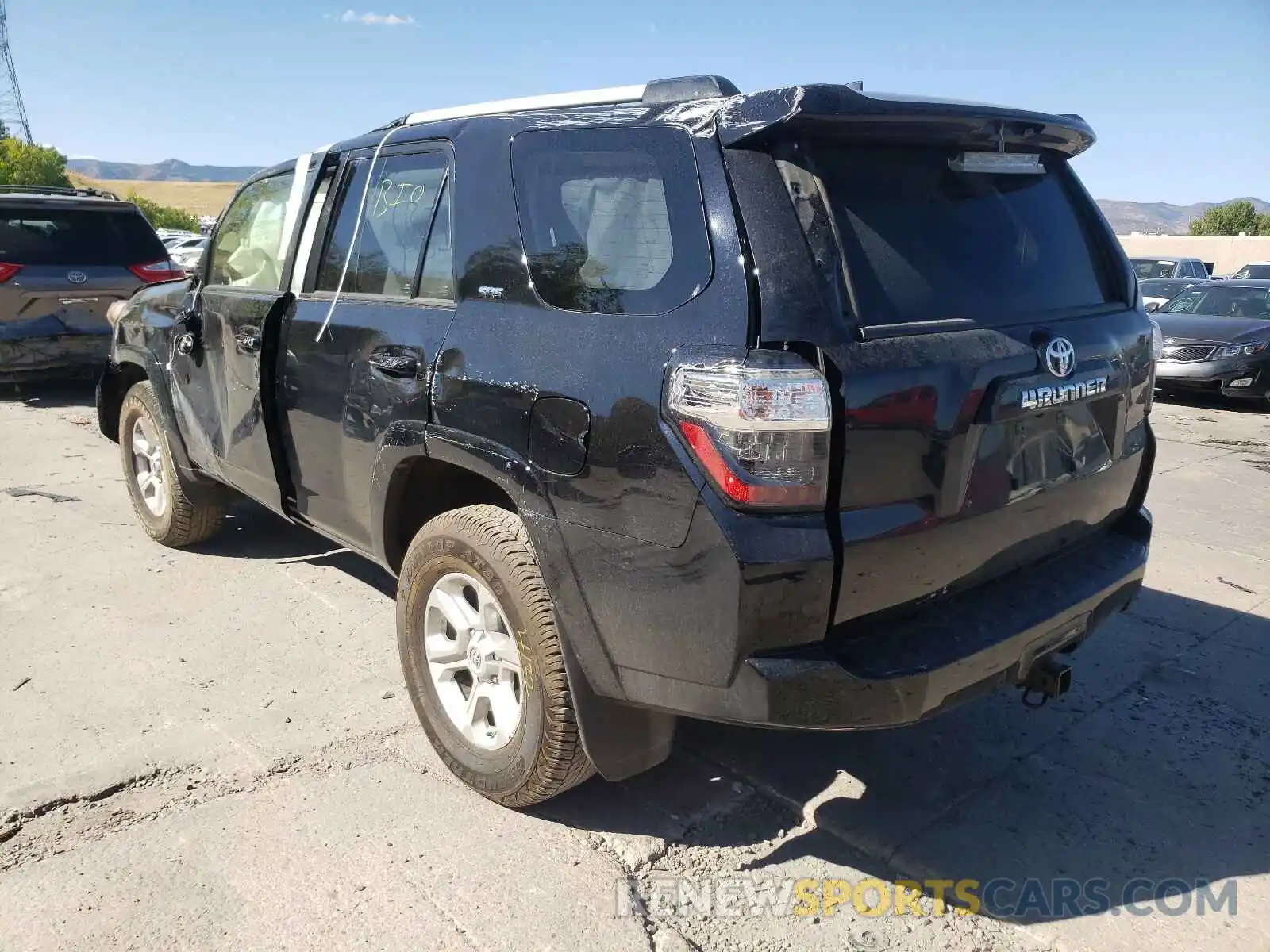 3 Photograph of a damaged car JTENU5JR4M5869550 TOYOTA 4RUNNER 2021