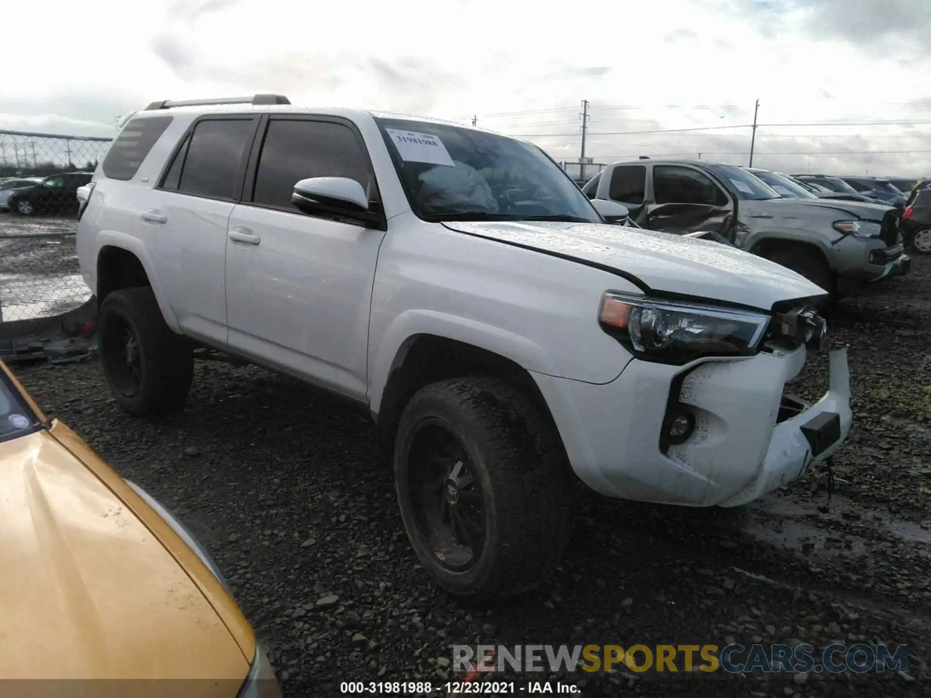 1 Photograph of a damaged car JTENU5JR4M5876157 TOYOTA 4RUNNER 2021