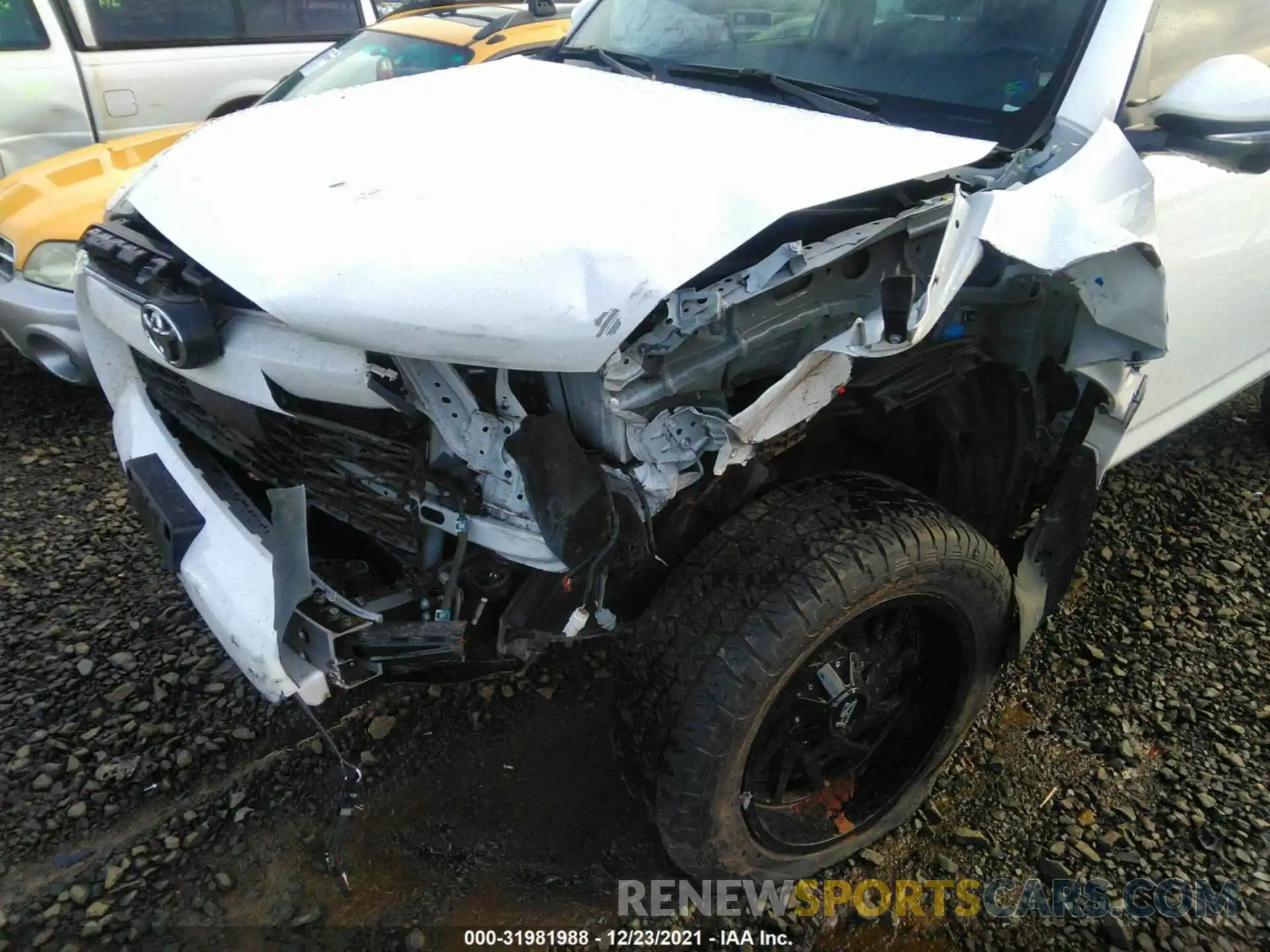 6 Photograph of a damaged car JTENU5JR4M5876157 TOYOTA 4RUNNER 2021