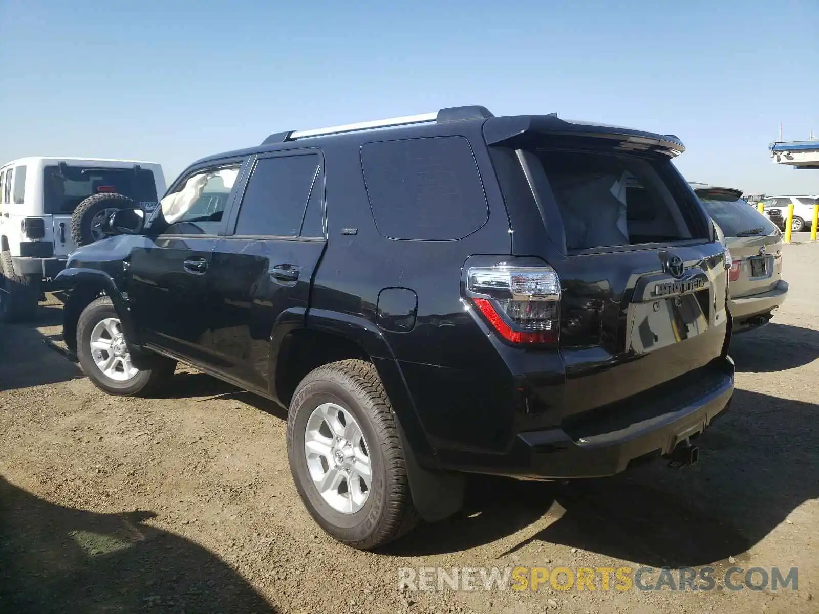 3 Photograph of a damaged car JTENU5JR4M5882816 TOYOTA 4RUNNER 2021