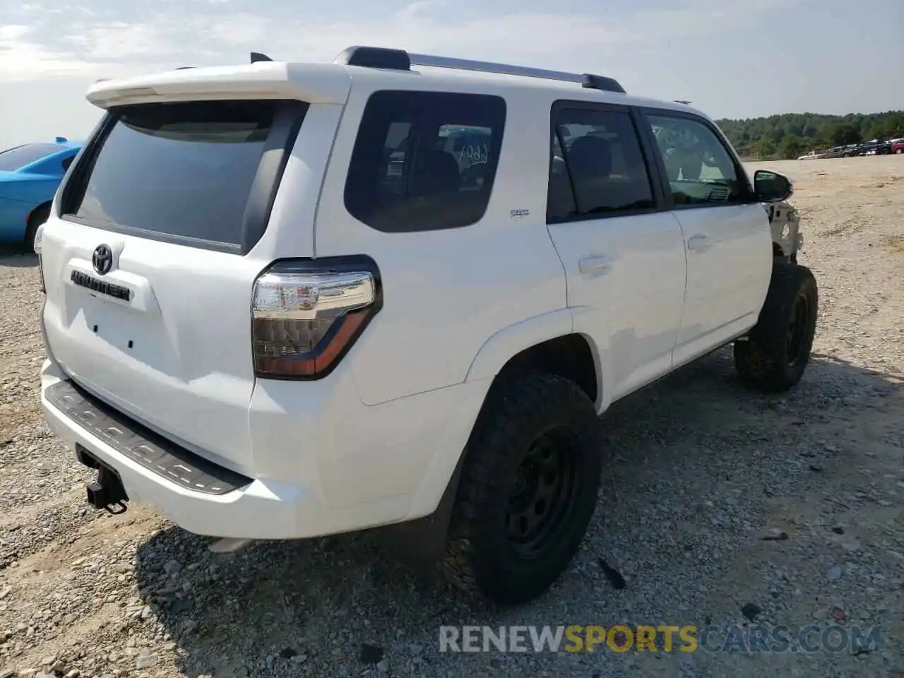 4 Photograph of a damaged car JTENU5JR4M5930153 TOYOTA 4RUNNER 2021