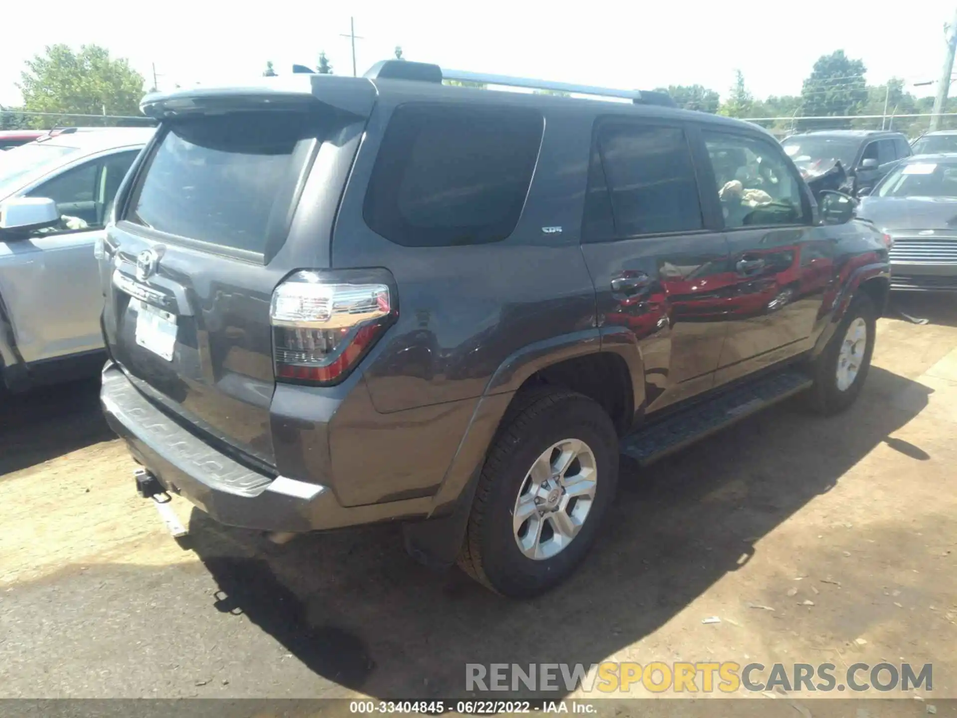 4 Photograph of a damaged car JTENU5JR4M5933912 TOYOTA 4RUNNER 2021