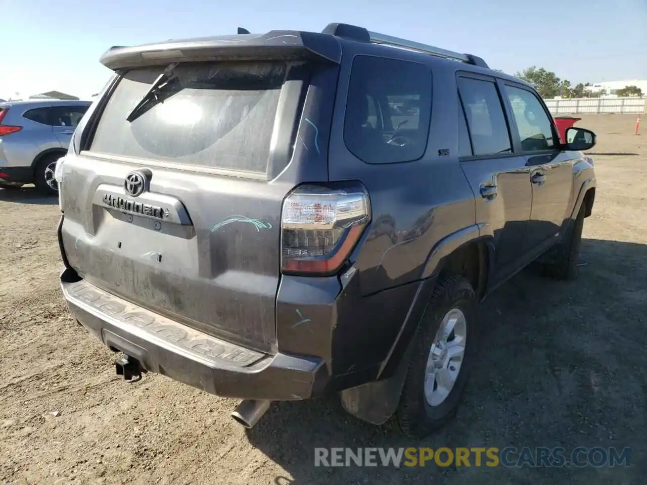 4 Photograph of a damaged car JTENU5JR4M5939757 TOYOTA 4RUNNER 2021