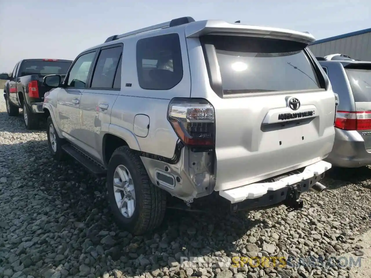 3 Photograph of a damaged car JTENU5JR4M5965226 TOYOTA 4RUNNER 2021