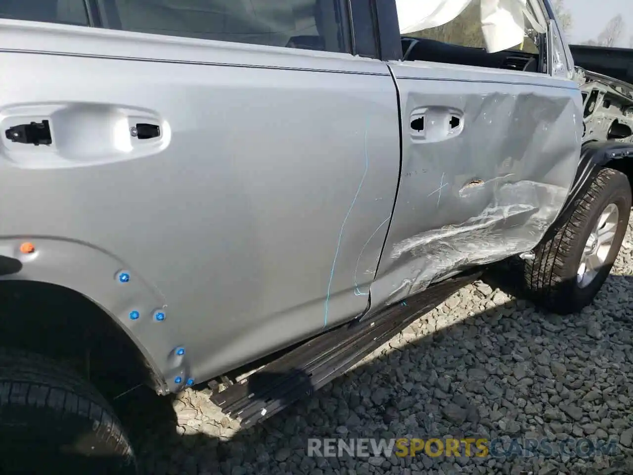 9 Photograph of a damaged car JTENU5JR4M5965226 TOYOTA 4RUNNER 2021