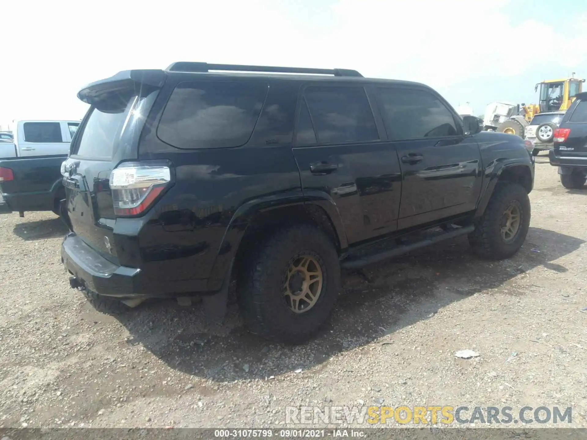 4 Photograph of a damaged car JTENU5JR5M5848531 TOYOTA 4RUNNER 2021