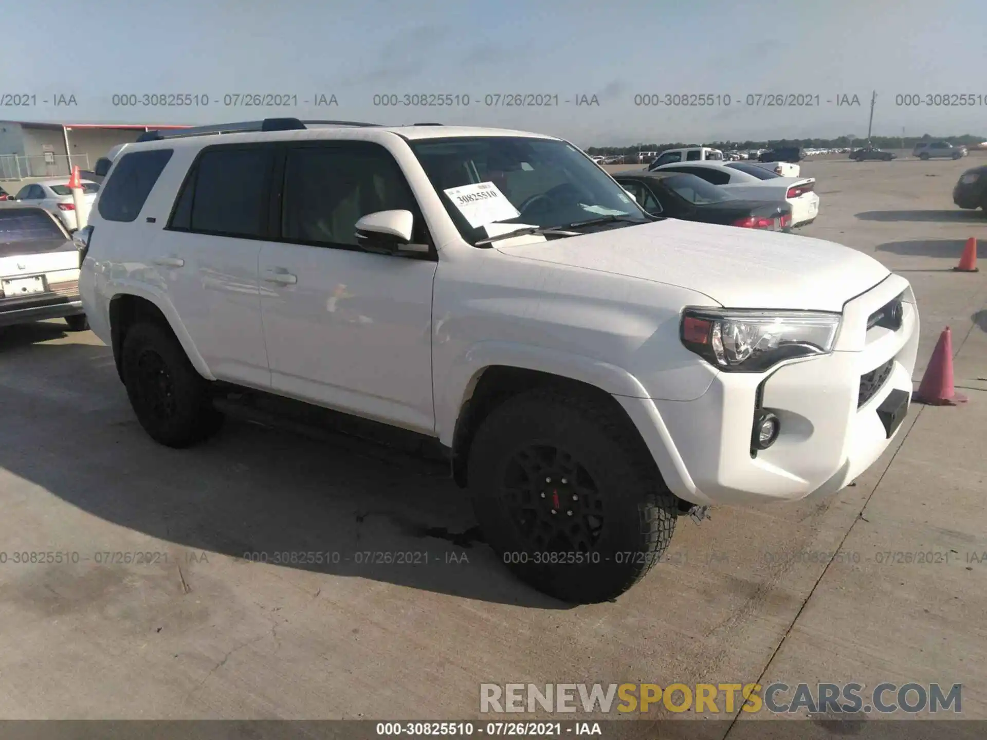 1 Фотография поврежденного автомобиля JTENU5JR5M5877530 TOYOTA 4RUNNER 2021