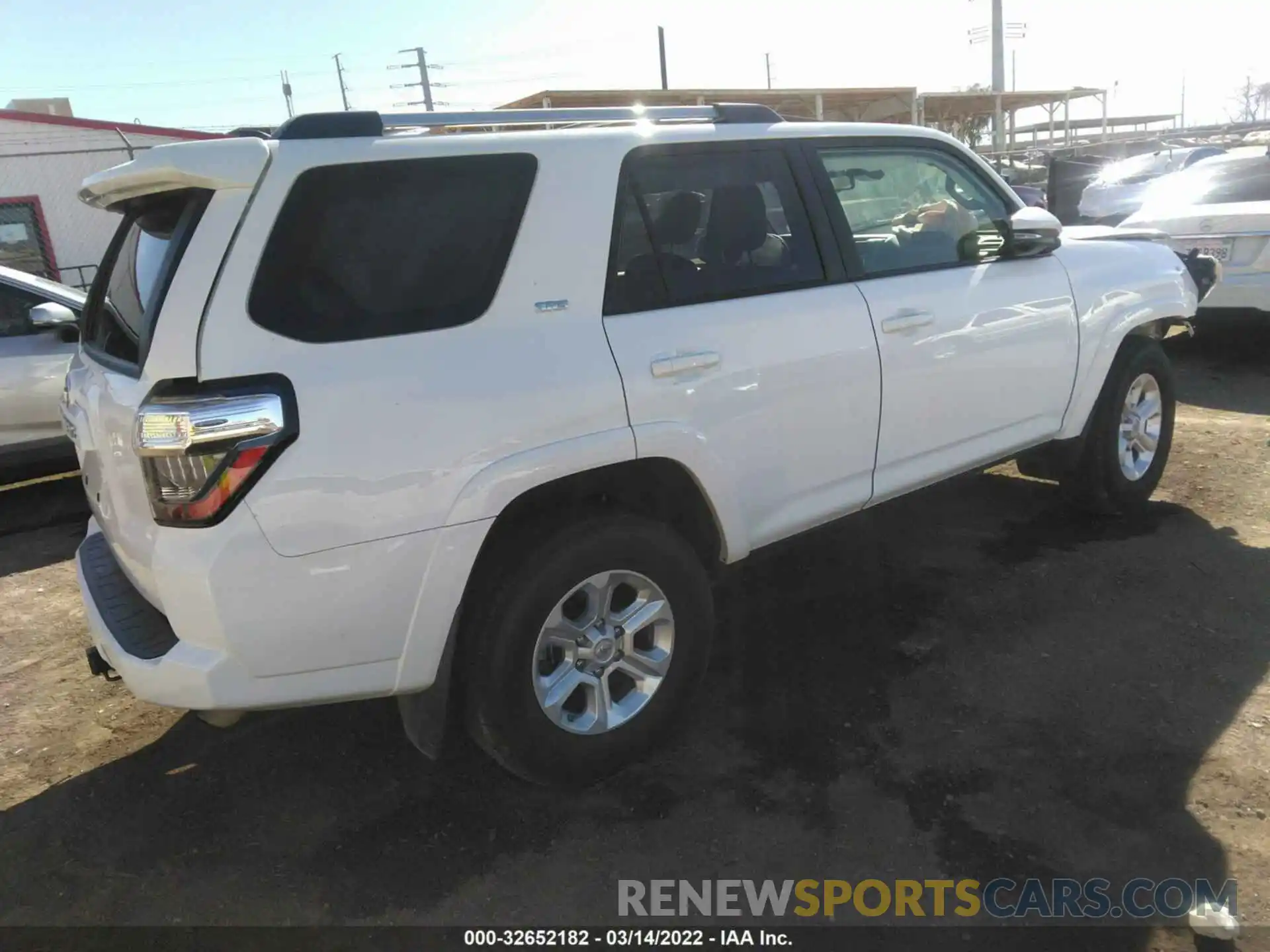 4 Photograph of a damaged car JTENU5JR5M5914995 TOYOTA 4RUNNER 2021