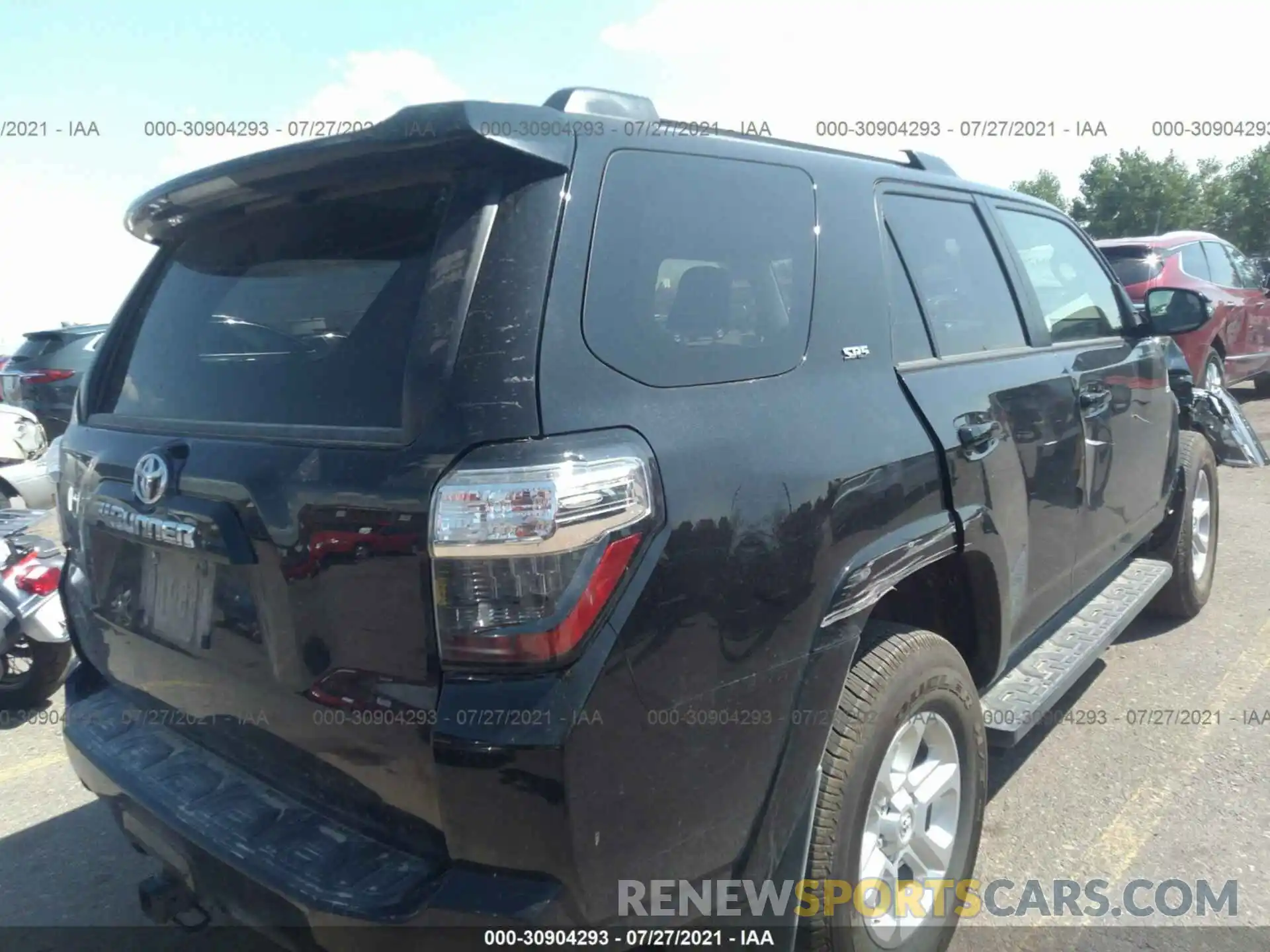 4 Photograph of a damaged car JTENU5JR5M5931683 TOYOTA 4RUNNER 2021