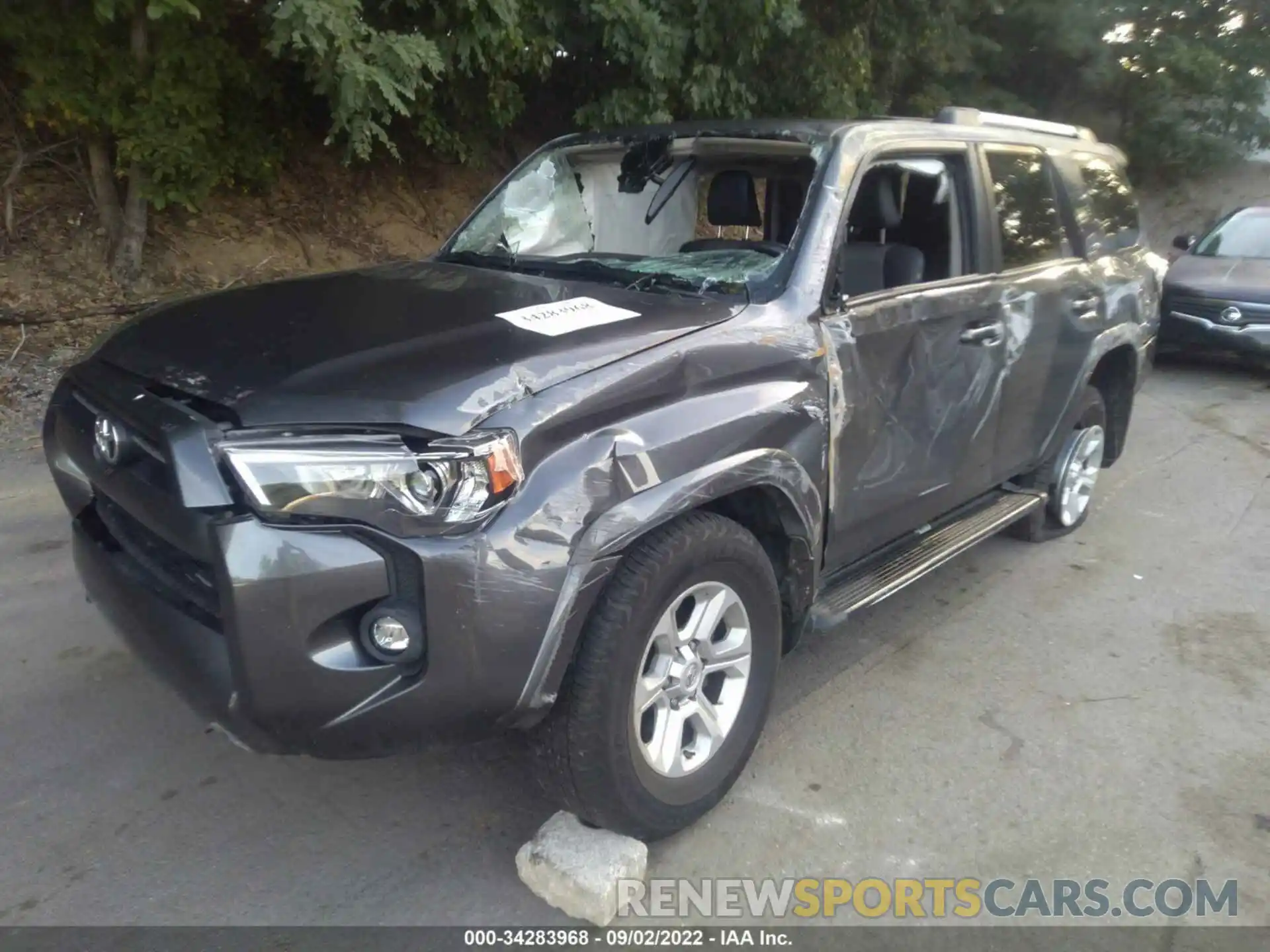 2 Photograph of a damaged car JTENU5JR5M5944644 TOYOTA 4RUNNER 2021