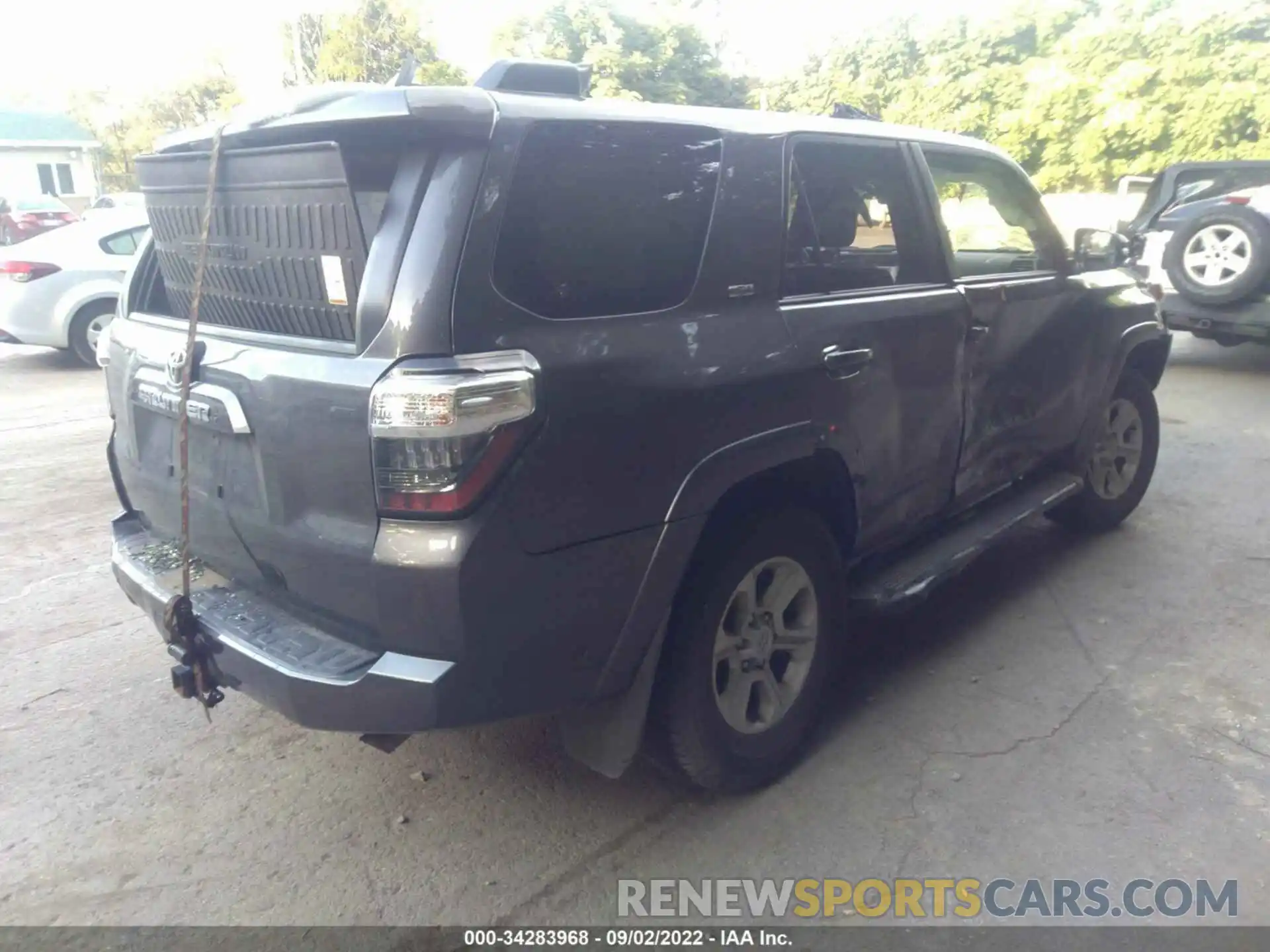 4 Photograph of a damaged car JTENU5JR5M5944644 TOYOTA 4RUNNER 2021