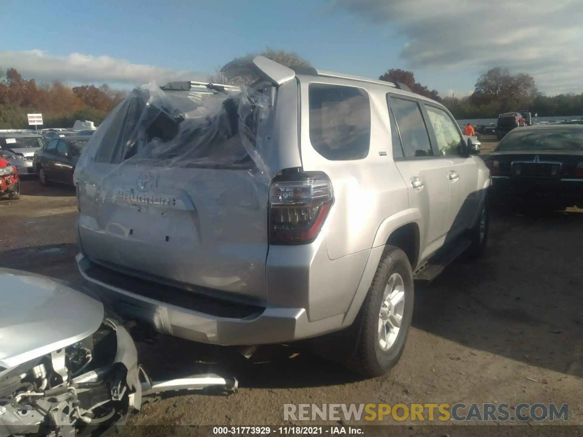 4 Photograph of a damaged car JTENU5JR5M5968975 TOYOTA 4RUNNER 2021