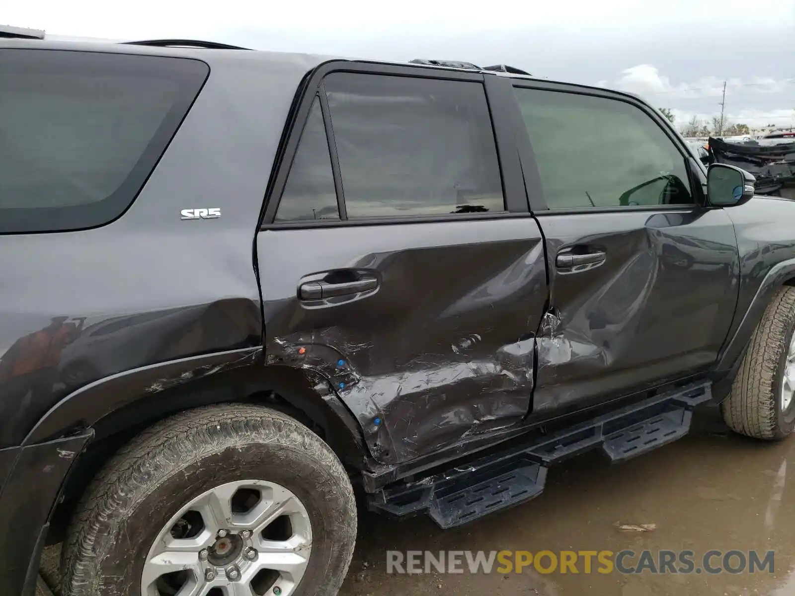 9 Photograph of a damaged car JTENU5JR6M5848442 TOYOTA 4RUNNER 2021