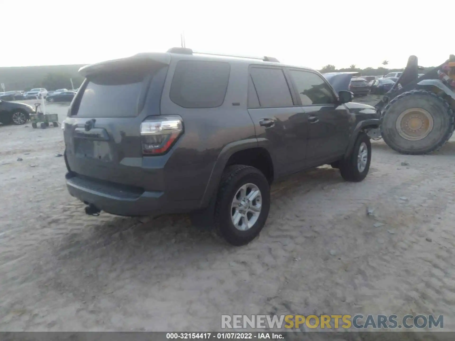 4 Photograph of a damaged car JTENU5JR6M5849400 TOYOTA 4RUNNER 2021