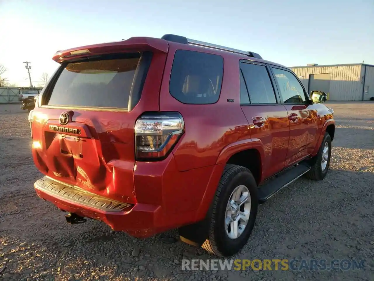 4 Photograph of a damaged car JTENU5JR6M5868125 TOYOTA 4RUNNER 2021