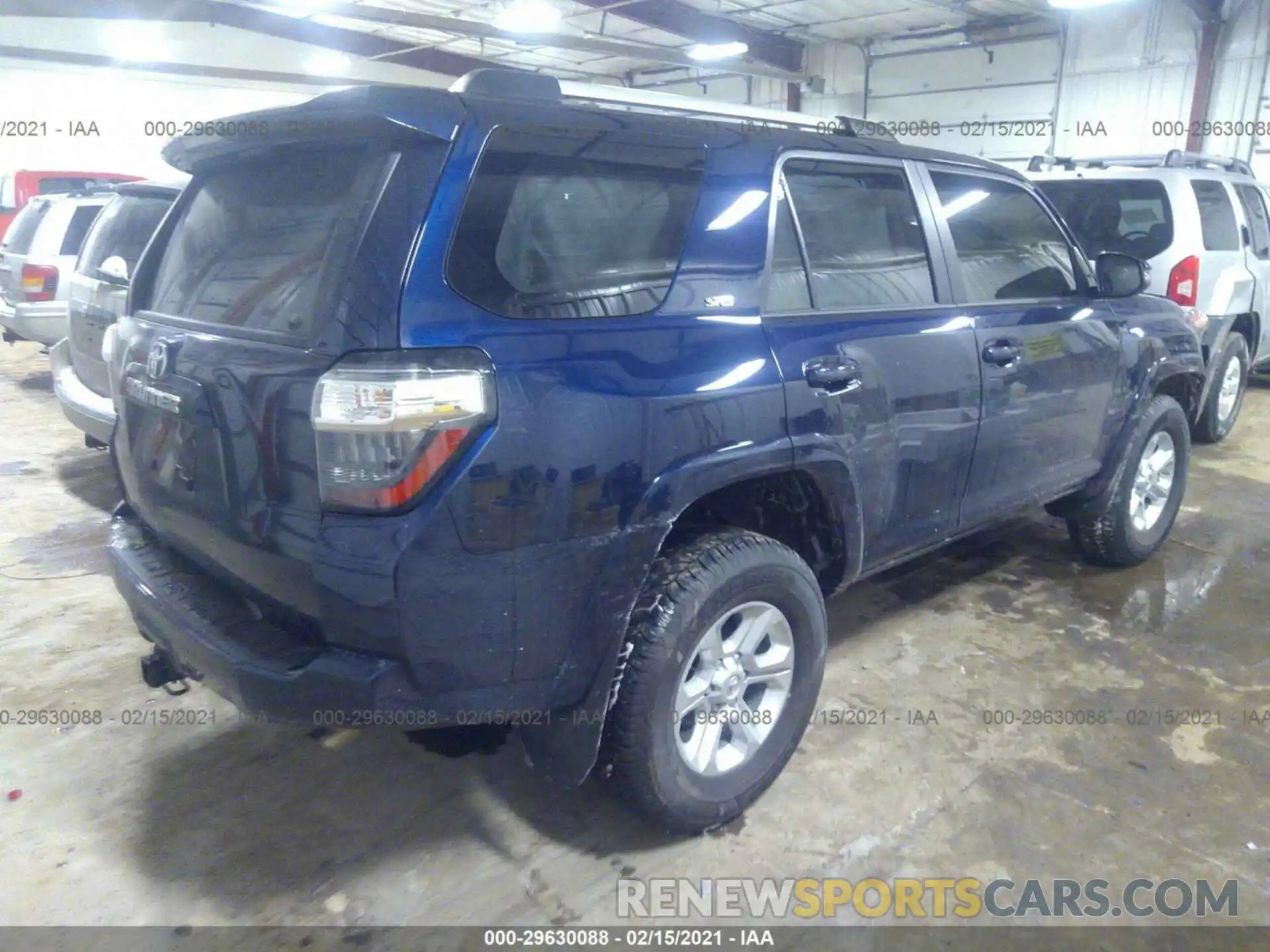 4 Photograph of a damaged car JTENU5JR6M5875432 TOYOTA 4RUNNER 2021