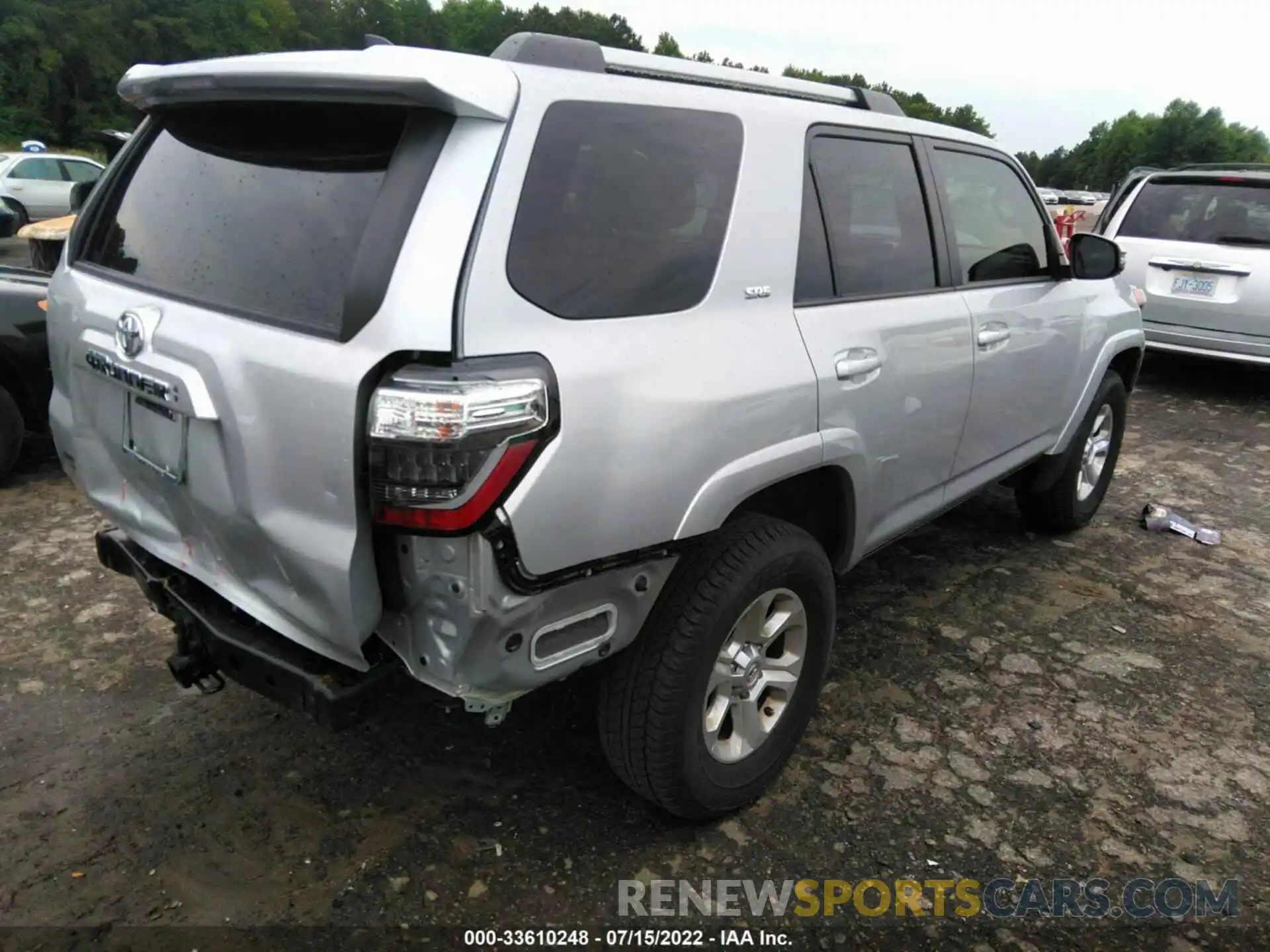 4 Photograph of a damaged car JTENU5JR6M5876385 TOYOTA 4RUNNER 2021