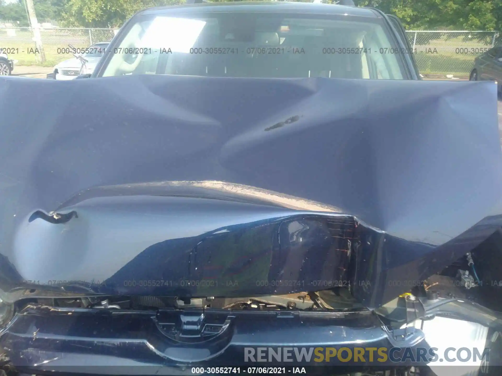 10 Photograph of a damaged car JTENU5JR6M5896376 TOYOTA 4RUNNER 2021