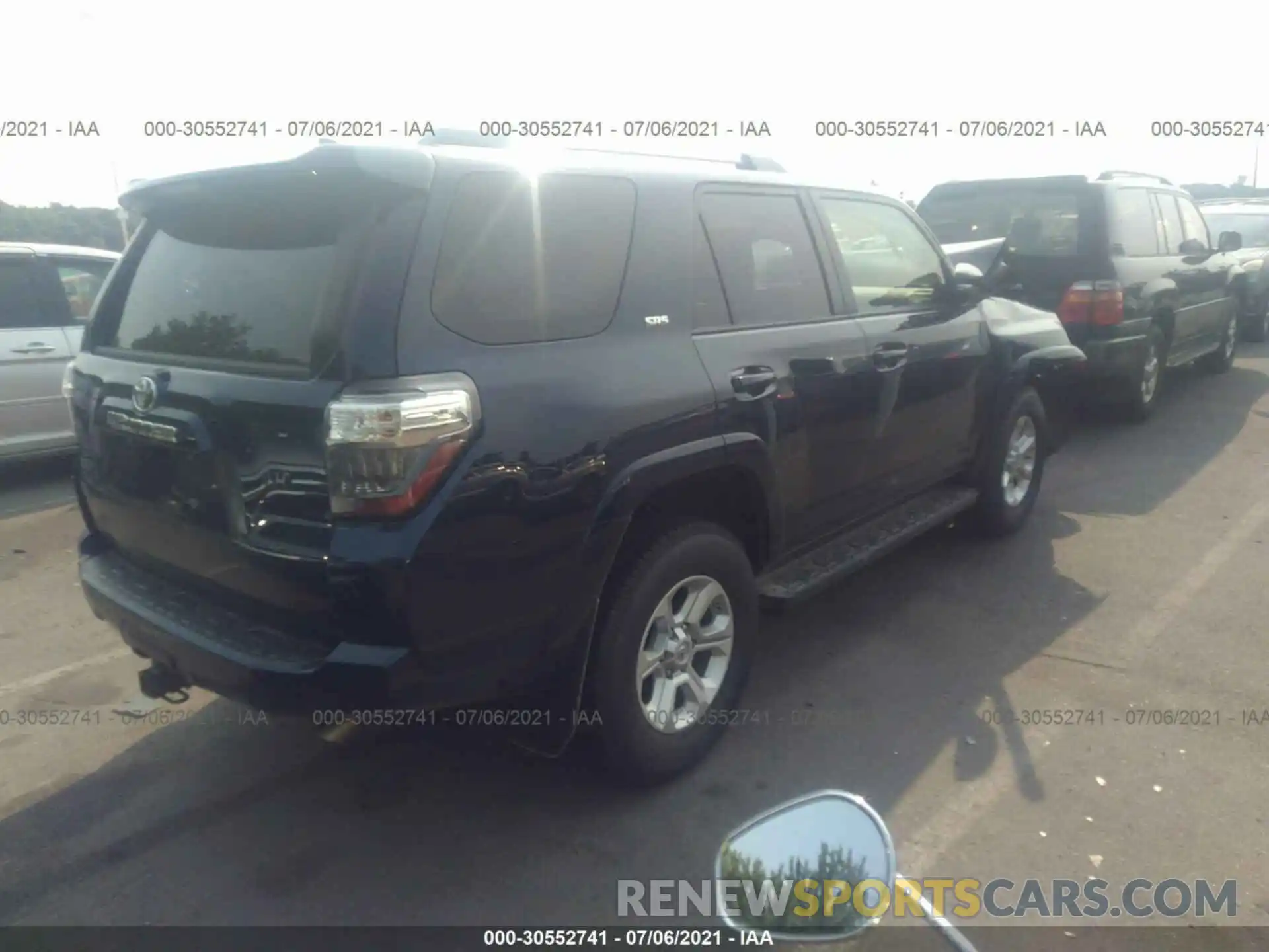 4 Photograph of a damaged car JTENU5JR6M5896376 TOYOTA 4RUNNER 2021