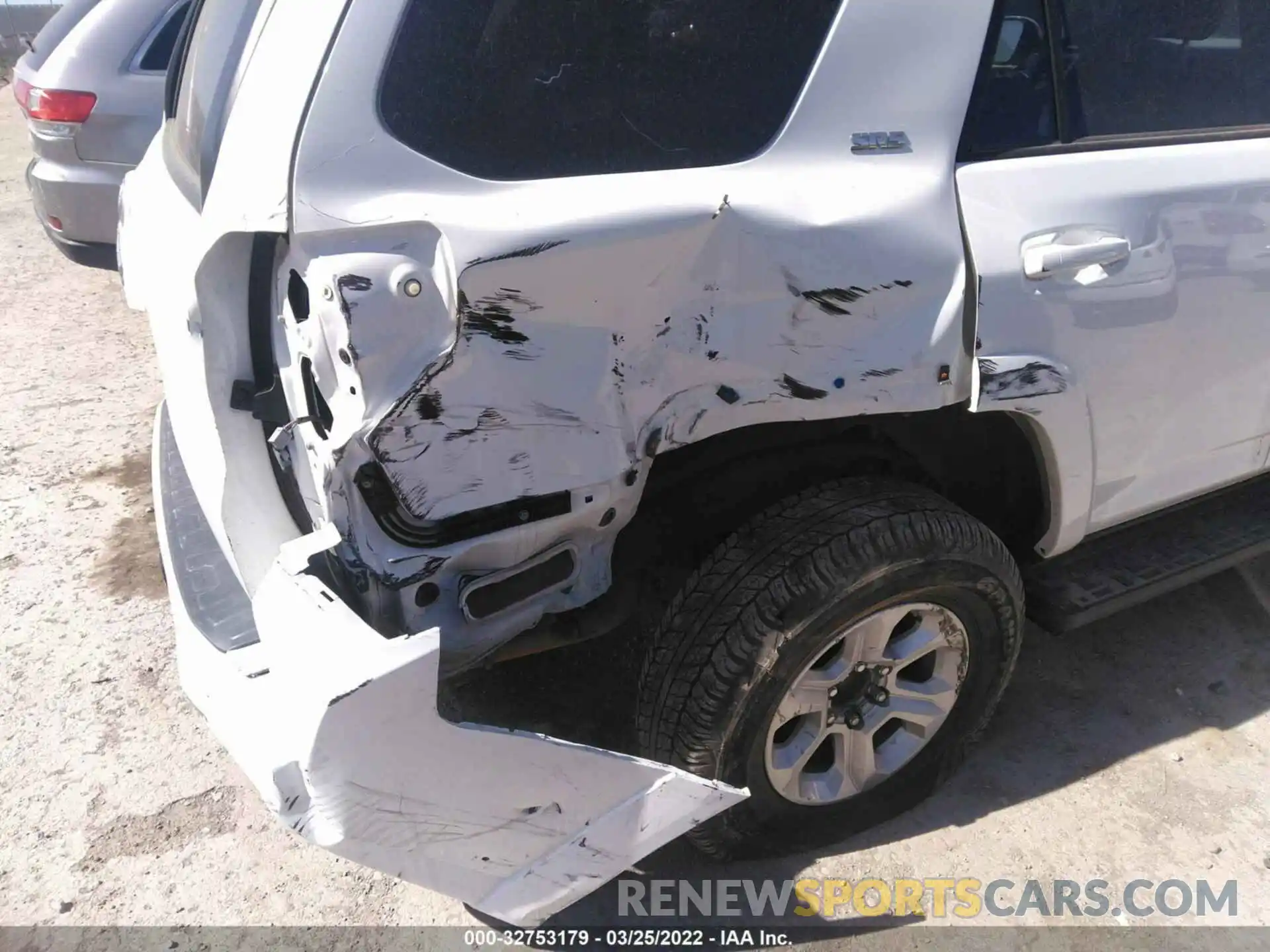 6 Photograph of a damaged car JTENU5JR6M5903553 TOYOTA 4RUNNER 2021