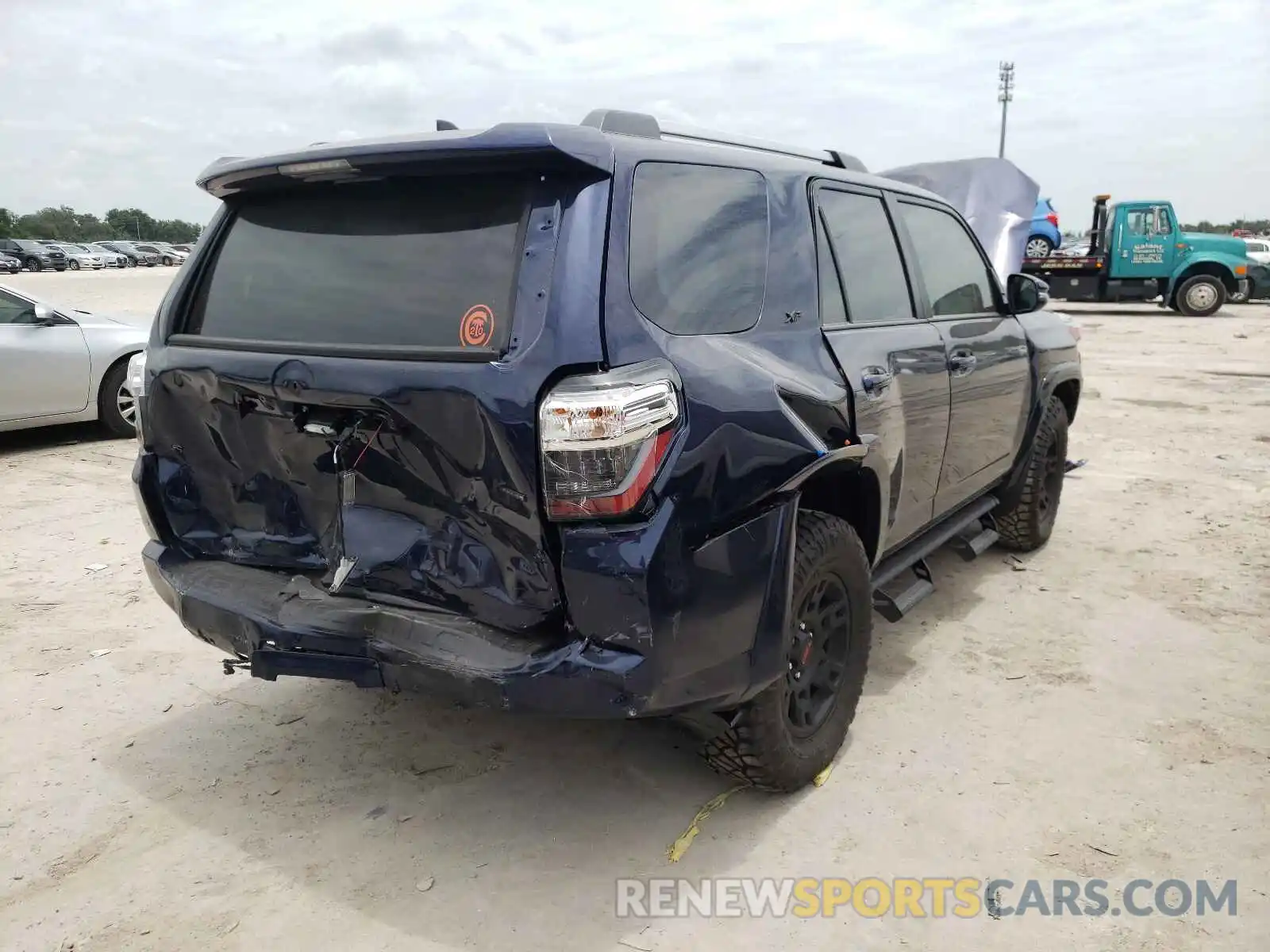 4 Photograph of a damaged car JTENU5JR6M5926413 TOYOTA 4RUNNER 2021